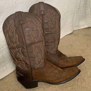 Women’s Laredo size 9 & 1/2 M Cowboy Boots